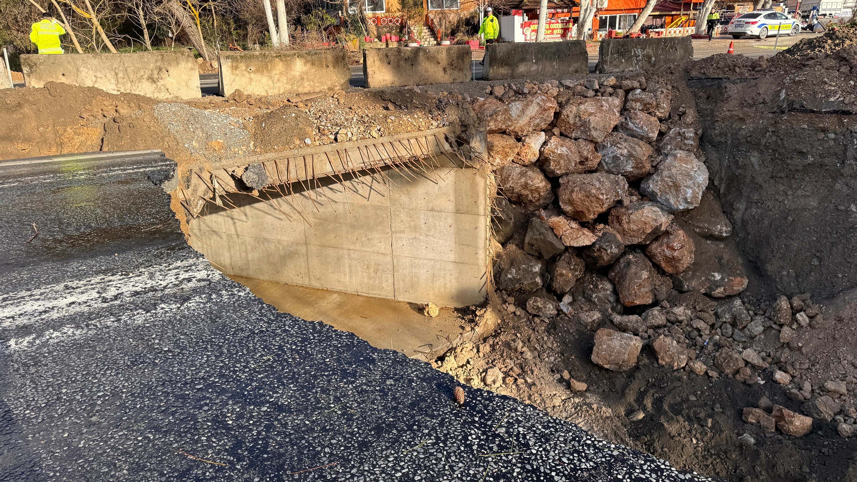 S A G A N A K N E D E N I Y L E C O K E N Y O L K I S M I O L A R A 1155436 343132