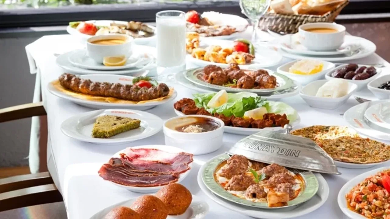 Saglik Bakanligi Ilk Iftar Oncesi Oruclu Vatandaslari Uyardi Iste Sofrada Olmamasi Ge 3283224 202602191233 2