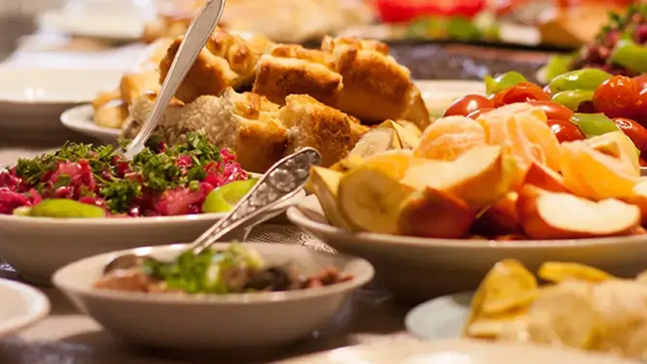 Saglik Bakanligi Ilk Iftar Oncesi Oruclu Vatandaslari Uyardi Iste Sofrada Olmamasi Ge 3283224