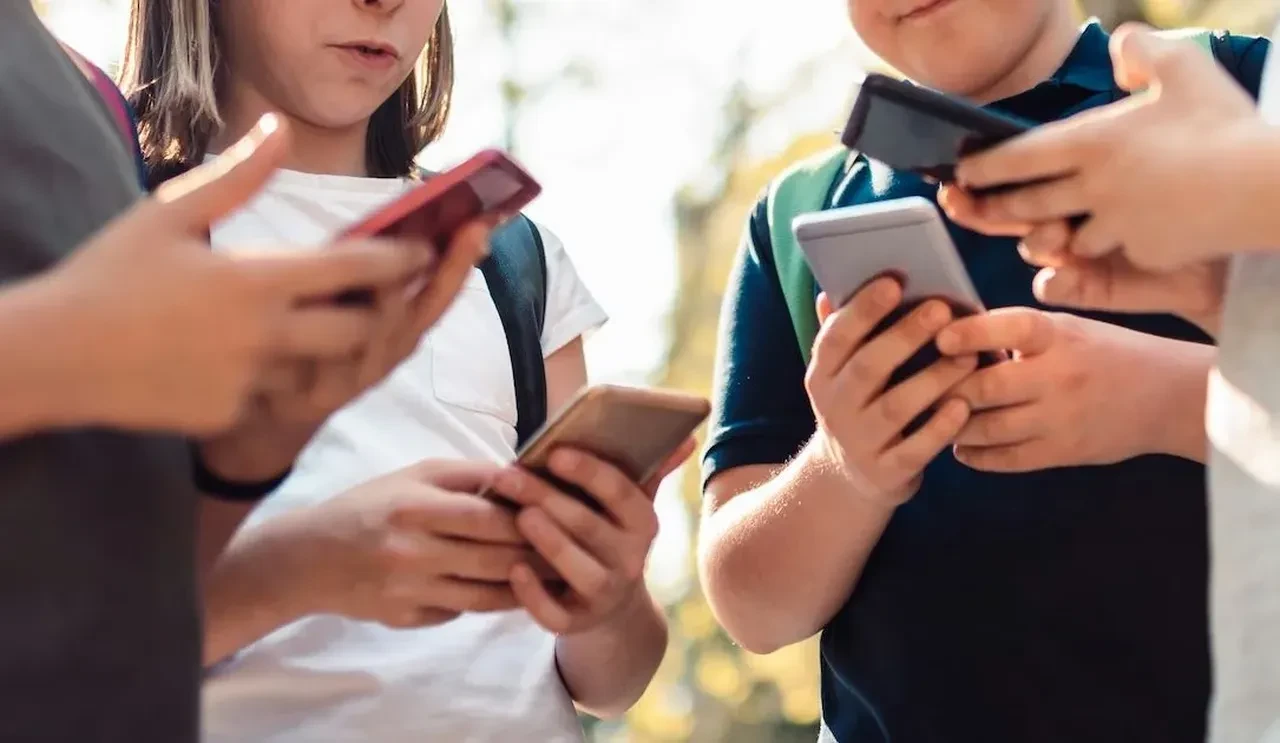 Sosyal Medya Yasagi Geldi Mi Kimleri Kapsiyor Sosyal Medya Yasagi Yas Siniri Kac 3279727 202602011716 1