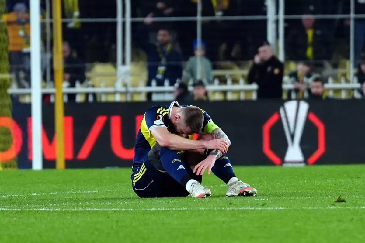 Turu Mucizelere Biraktik Fenerbahce Nottingham 19584546 5664 Amp