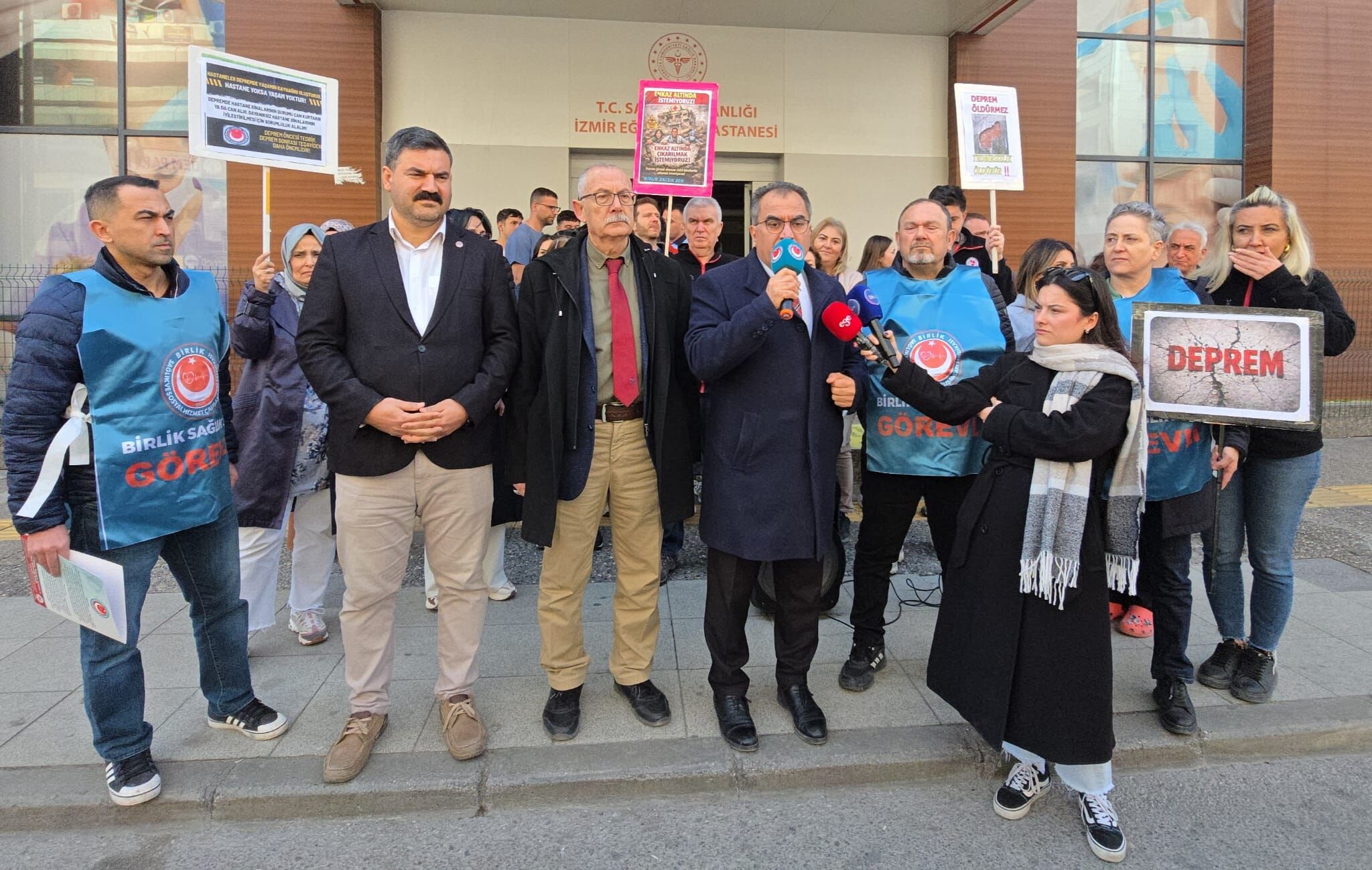 756C178E Ddbb 4337 A38C F8C8C04Ed3C8