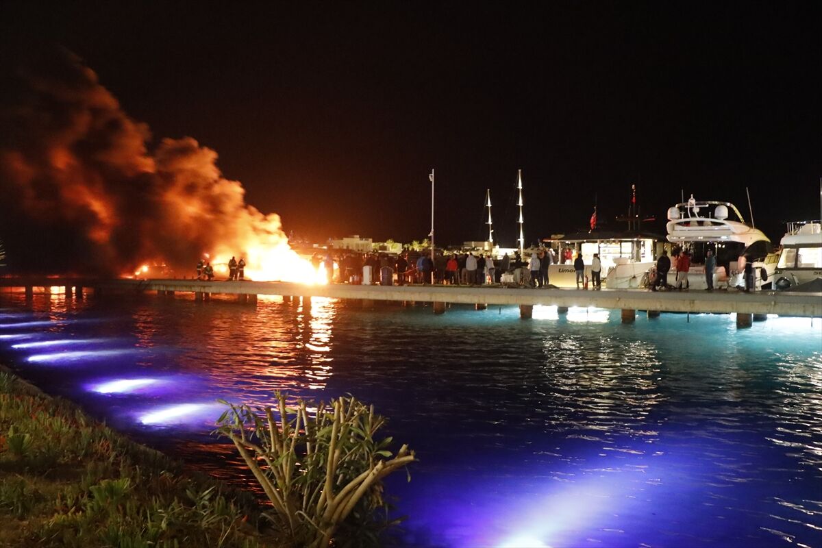 A A 20260321 40888876 40888872 B O D R U M D A M A R I N A D A D E M I R L I 5 M O T O R Y A T T A C I K A N Y A N G I N A M U D A H A L E E D I L I Y O R