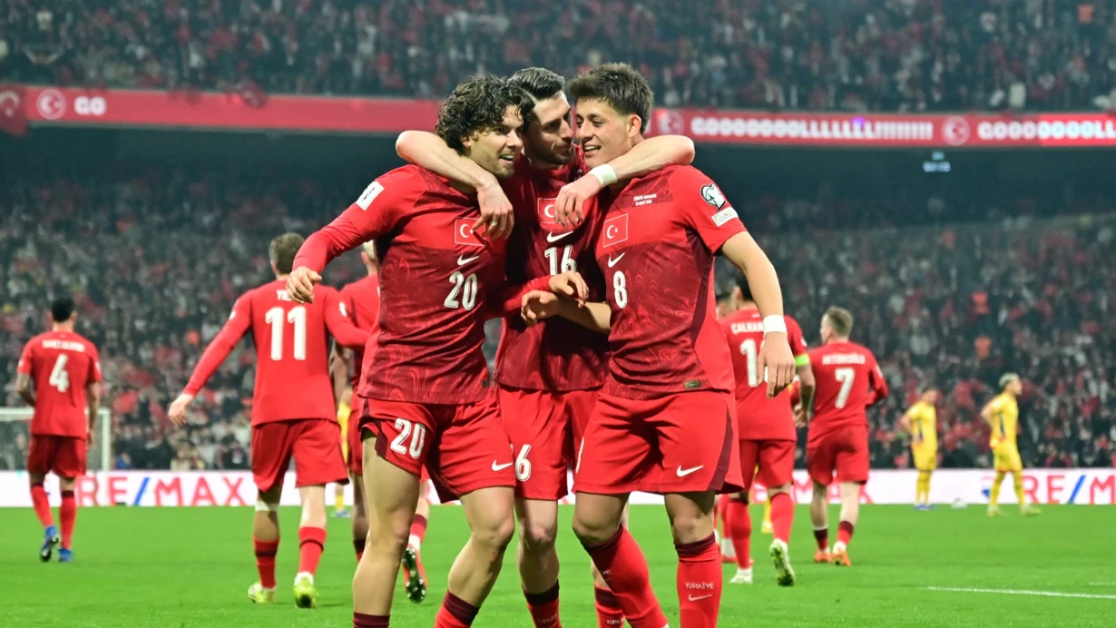 A Milli Takim 45 Yil Sonra Dolmabahcede Soq8