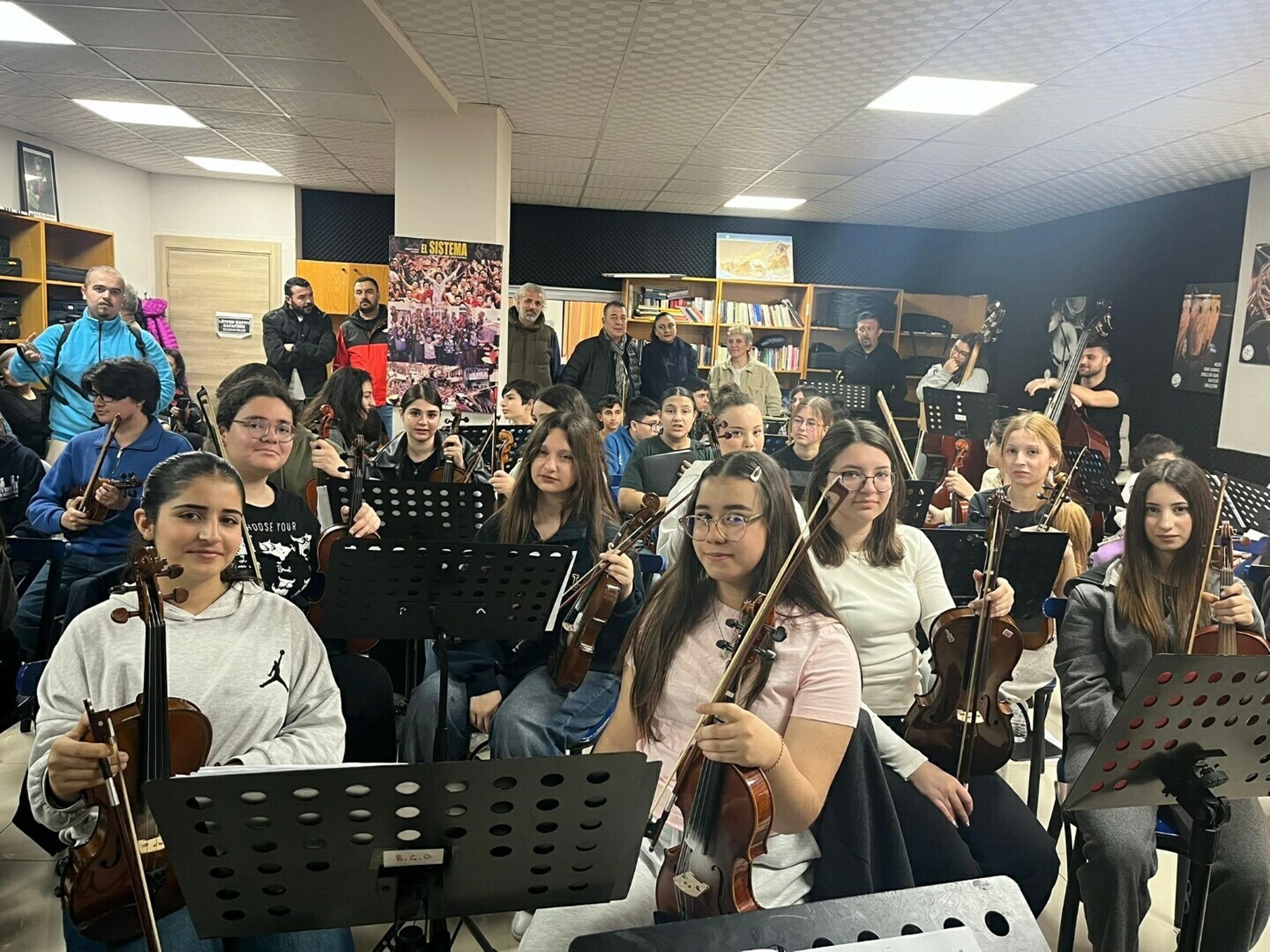 B A R I S C O C U K O R K E S T R A S I 11 I N C I Y I L I N D A 1235461 367400