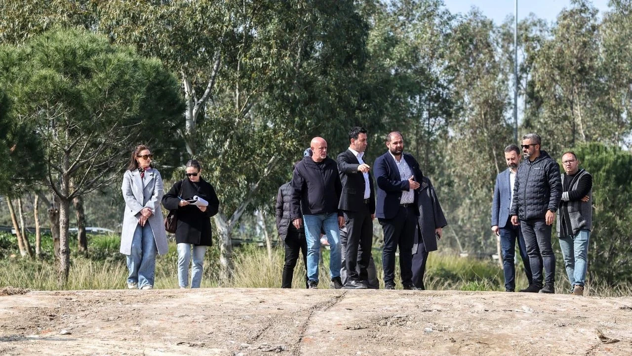 Bayraklida Ferdi Zeyrek Spor Kompleksinde Calismalar Sona Yaklasti 1