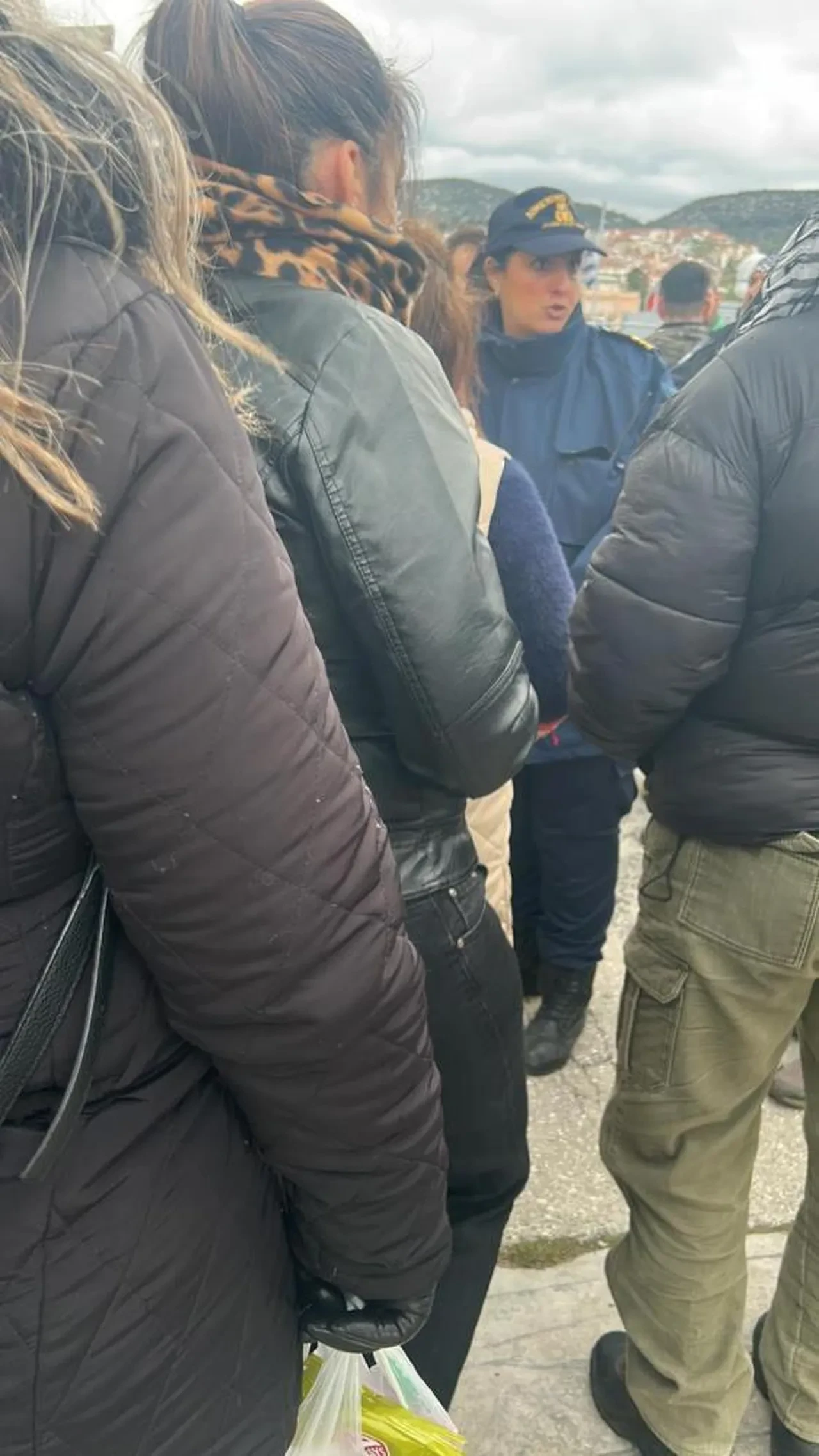 Bayram Tatili Esarete Donustu Midillide Ciftciler Limani Kapatti Turk Tatilciler Adad 3289600 202603211947 1