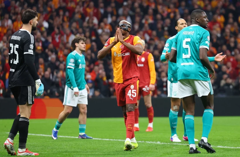 Galatasaray Liverpoolu Yine Devir C8Ps