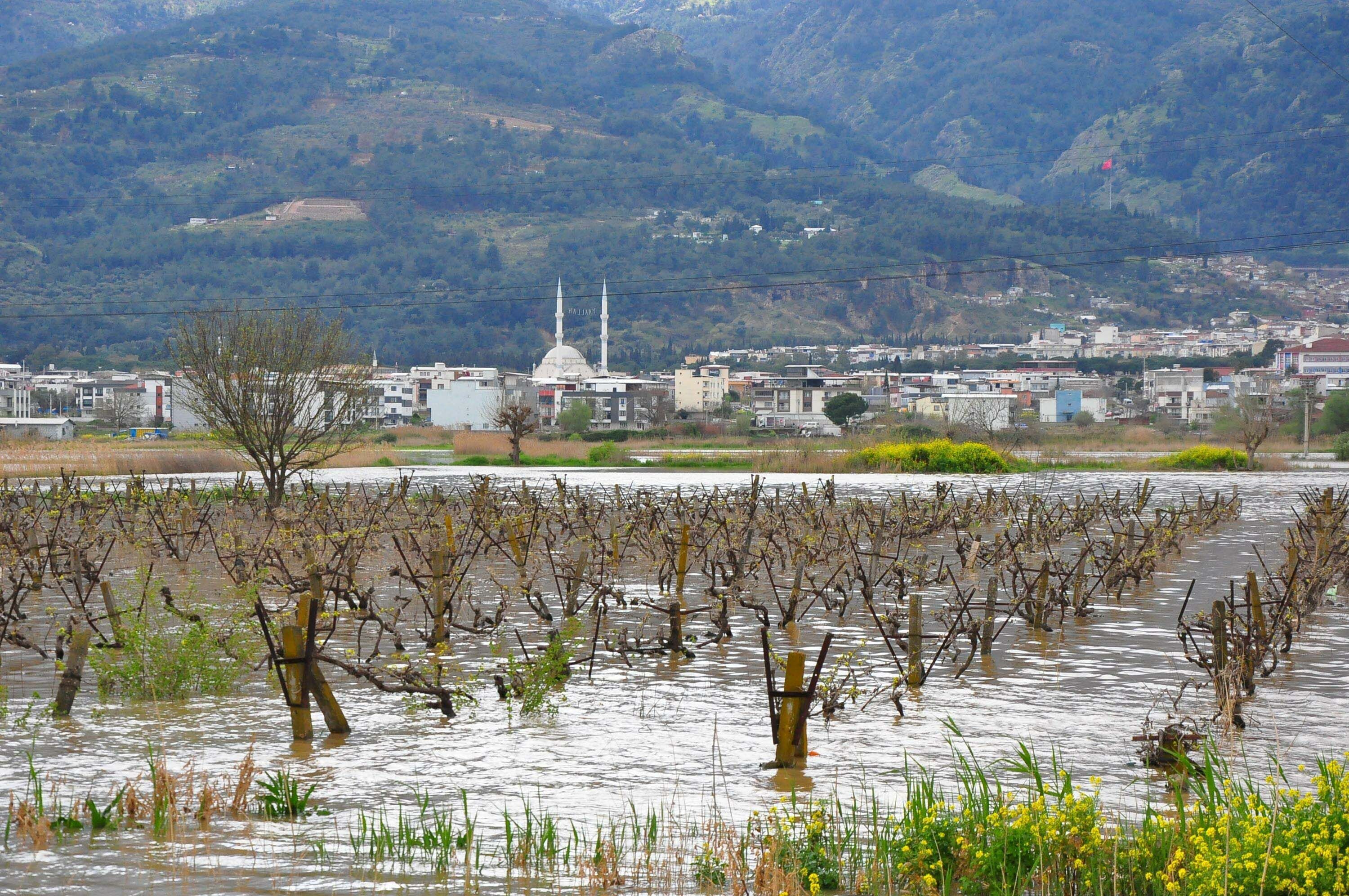 I K I N C I K E Z S U L A R A L T I N D A K A L A N G E D I Z O V A 1237203 367962