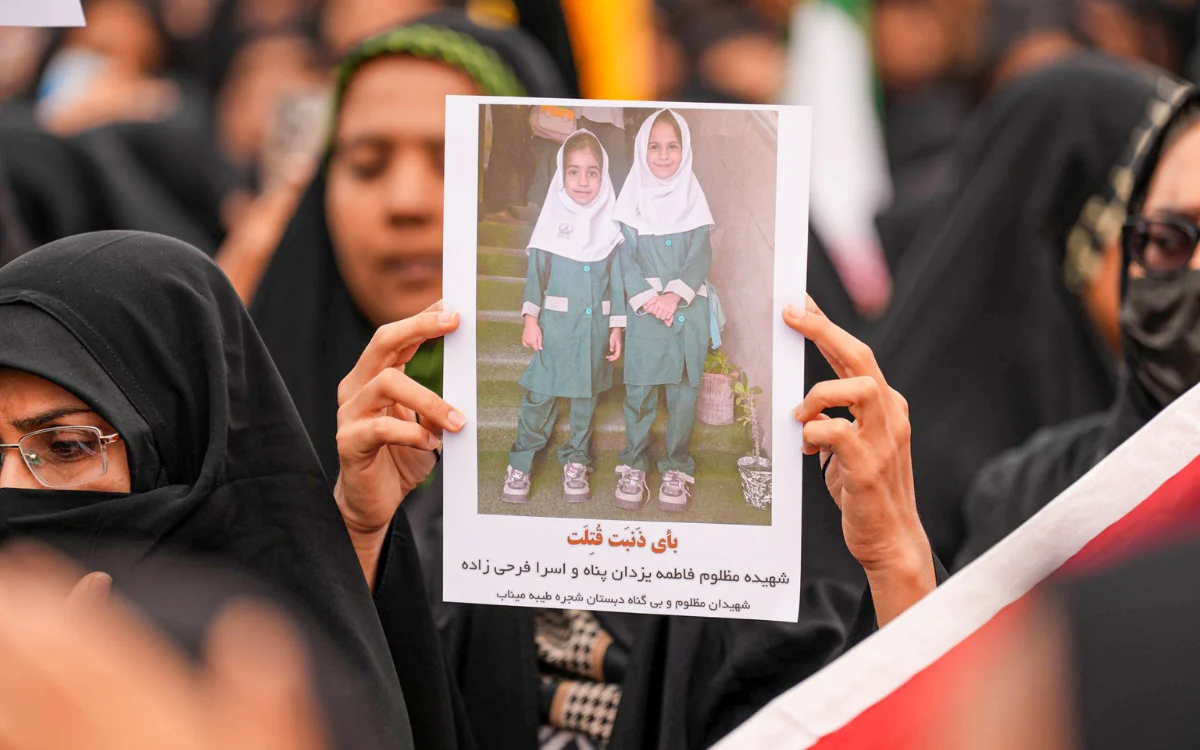 Iran Kizilayi Okul 40 Dakika Arayla Iki Kez Bombalandi