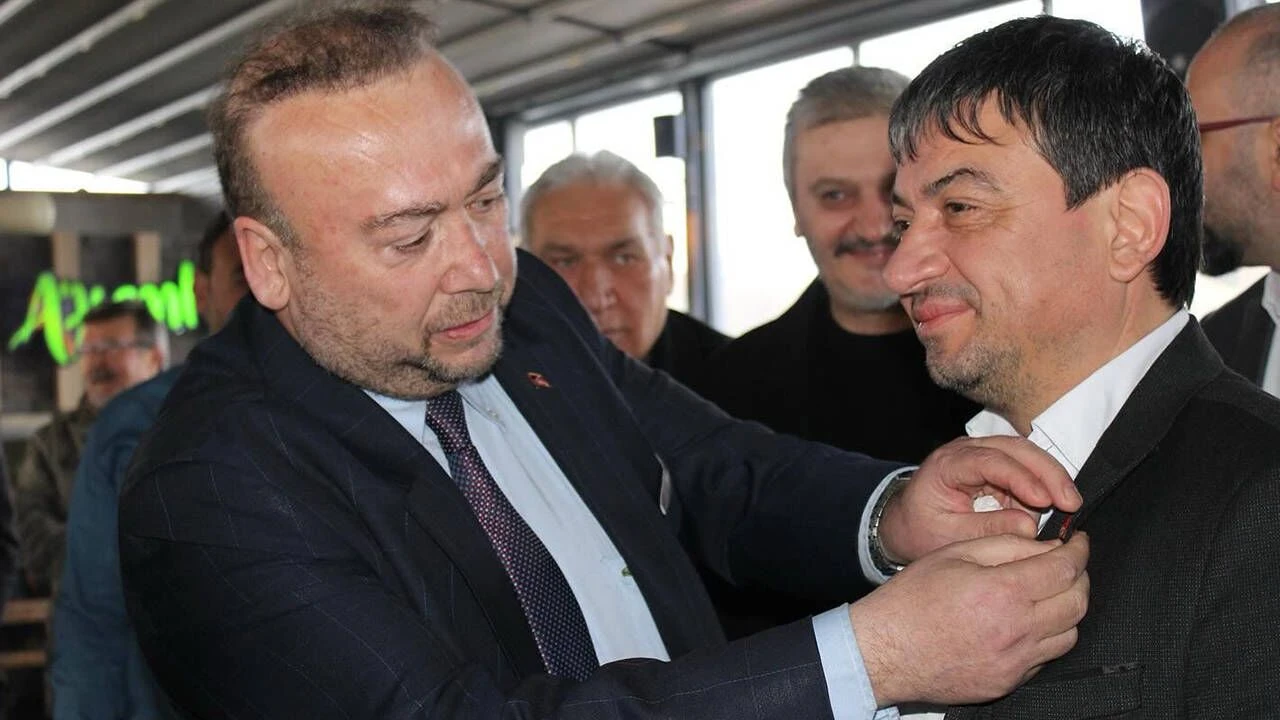 Iyi Partiden Istifa Edip Chpye Gectiler