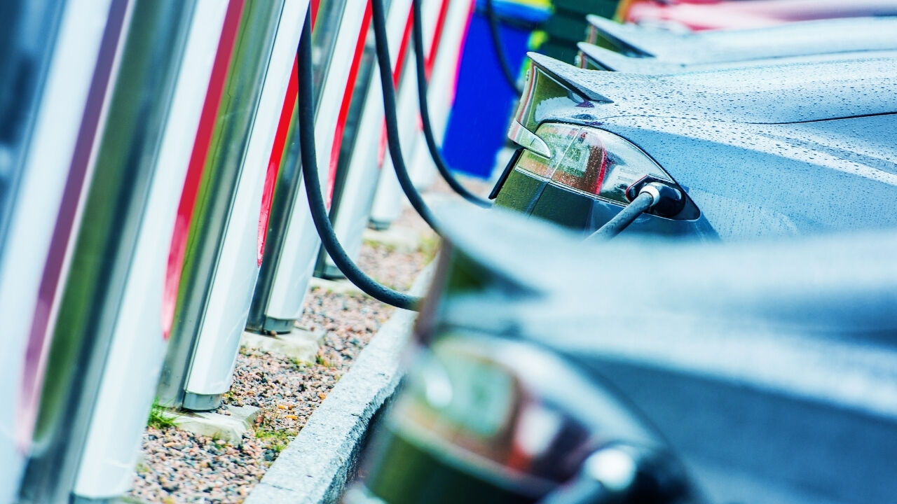 Kalabalık Şarj Istasyonu