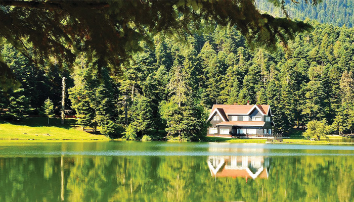 Milli Parklarimizi Koruyarak Vatandasin Hizmetine Sunuyoruz