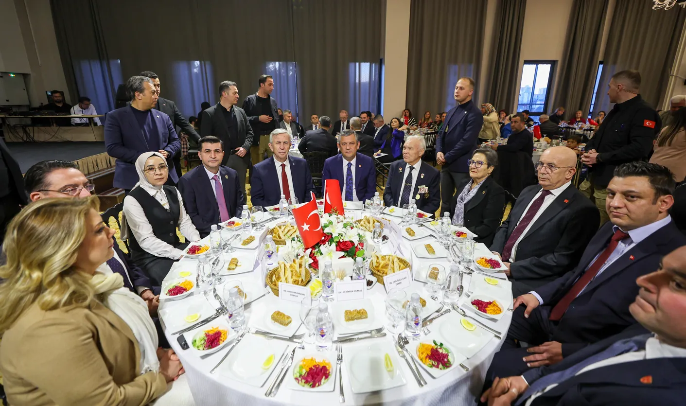 Ozel Sehit Aileleri Ve Gazilerle Bir Araya Geldi Sorunlari Cozmek Icin Seref Sozu Verdi 2