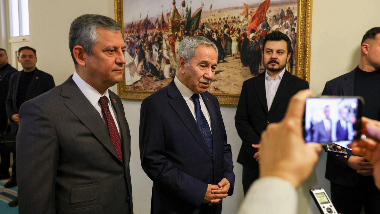 Ozgur Ozel Den Bulent Arinc A Ziyaret Aciklama Yapildi 1