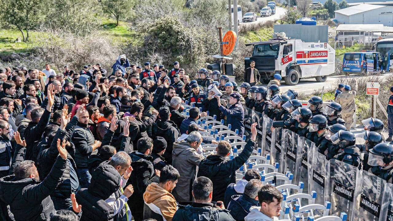 Polyak Madencilik Te Zafer Direnen Iscilerin
