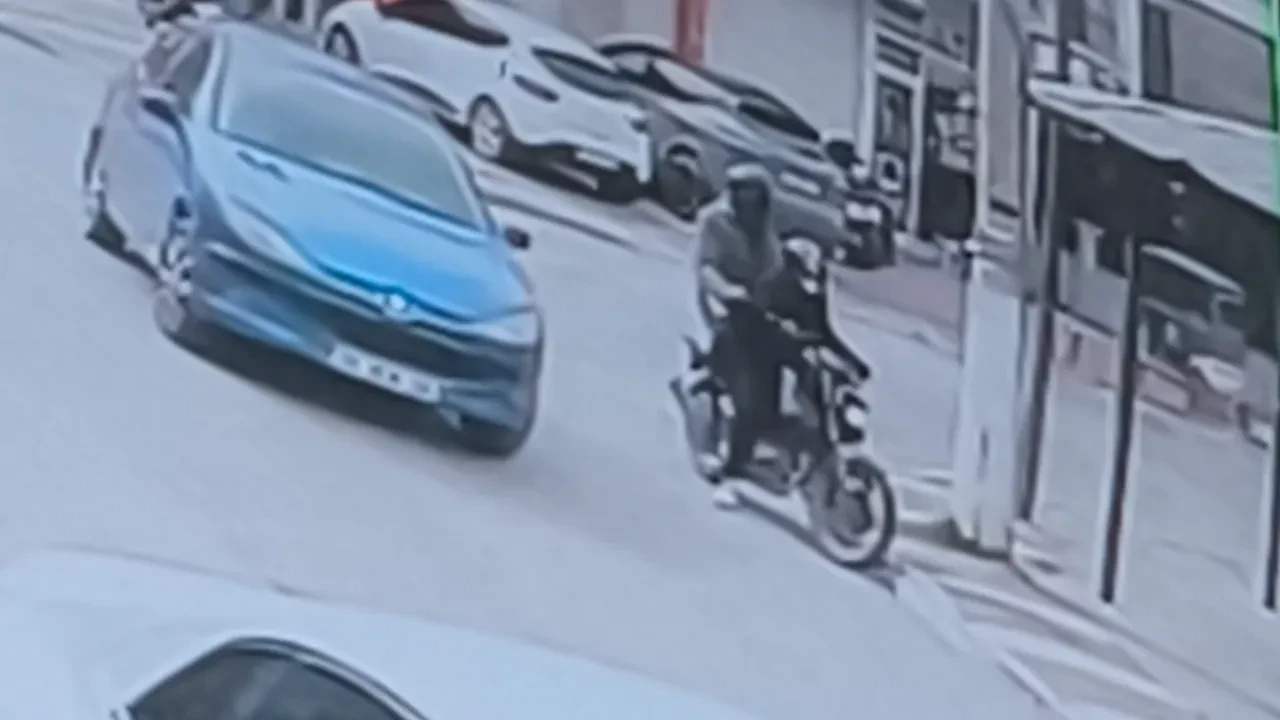 Pompali Tufekle Soygun Girisimi Izmirde Kuyumcuda Panik Anlari 3289029