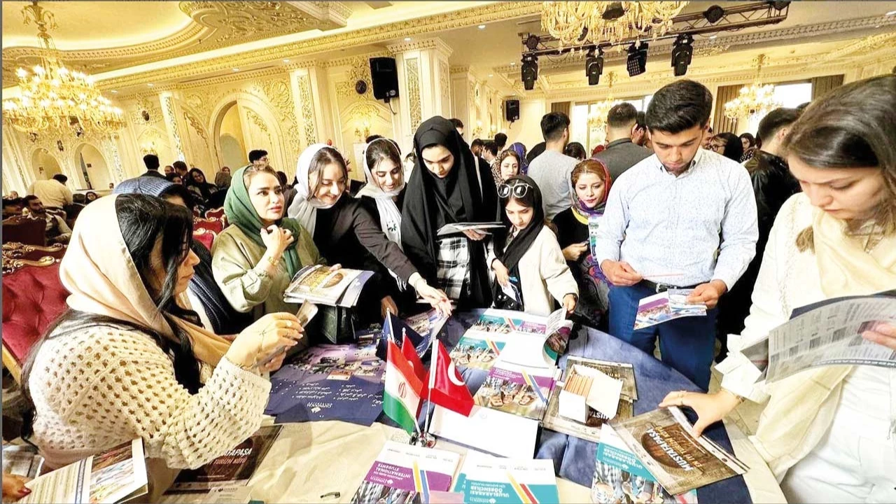 Turizme Savasin Golgesi Dustu Evyy