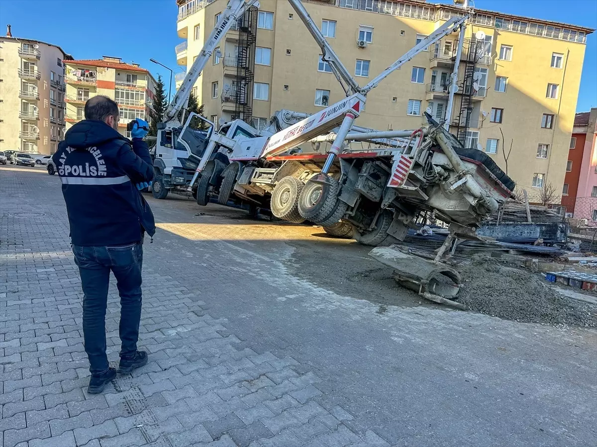 Usak Ta Beton Pompasinin Altinda Kalan Isci O 5 19655217 Amp