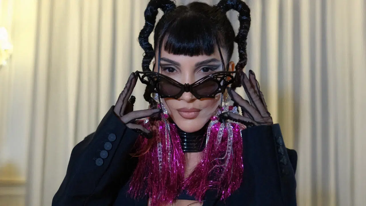 1760613154985 Hande 9