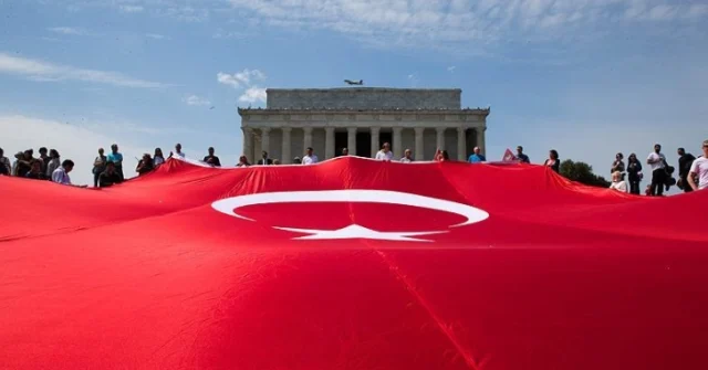 23 Nisanda Universiteler Tatil 7526550A53 8703 1 M