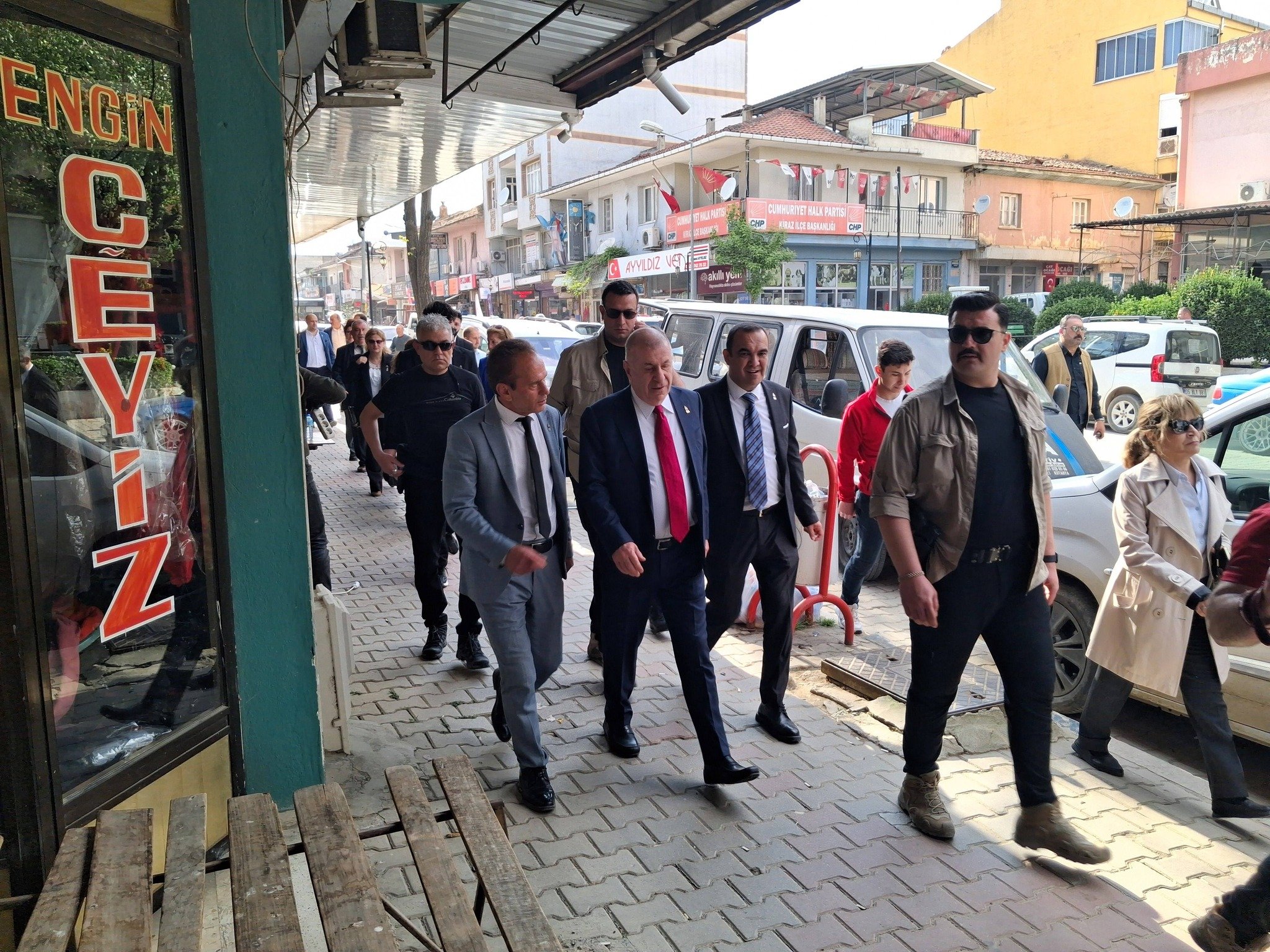 676749433 933880246233897 7481567780354514335 N