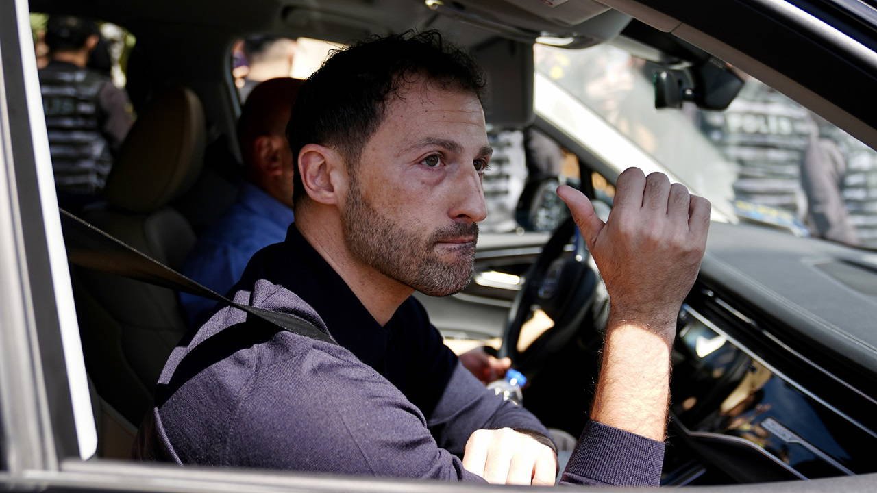 Fenerbahçe’de Tedesco’ya veda desteği: Taraftar Samandıra’ya akın etti