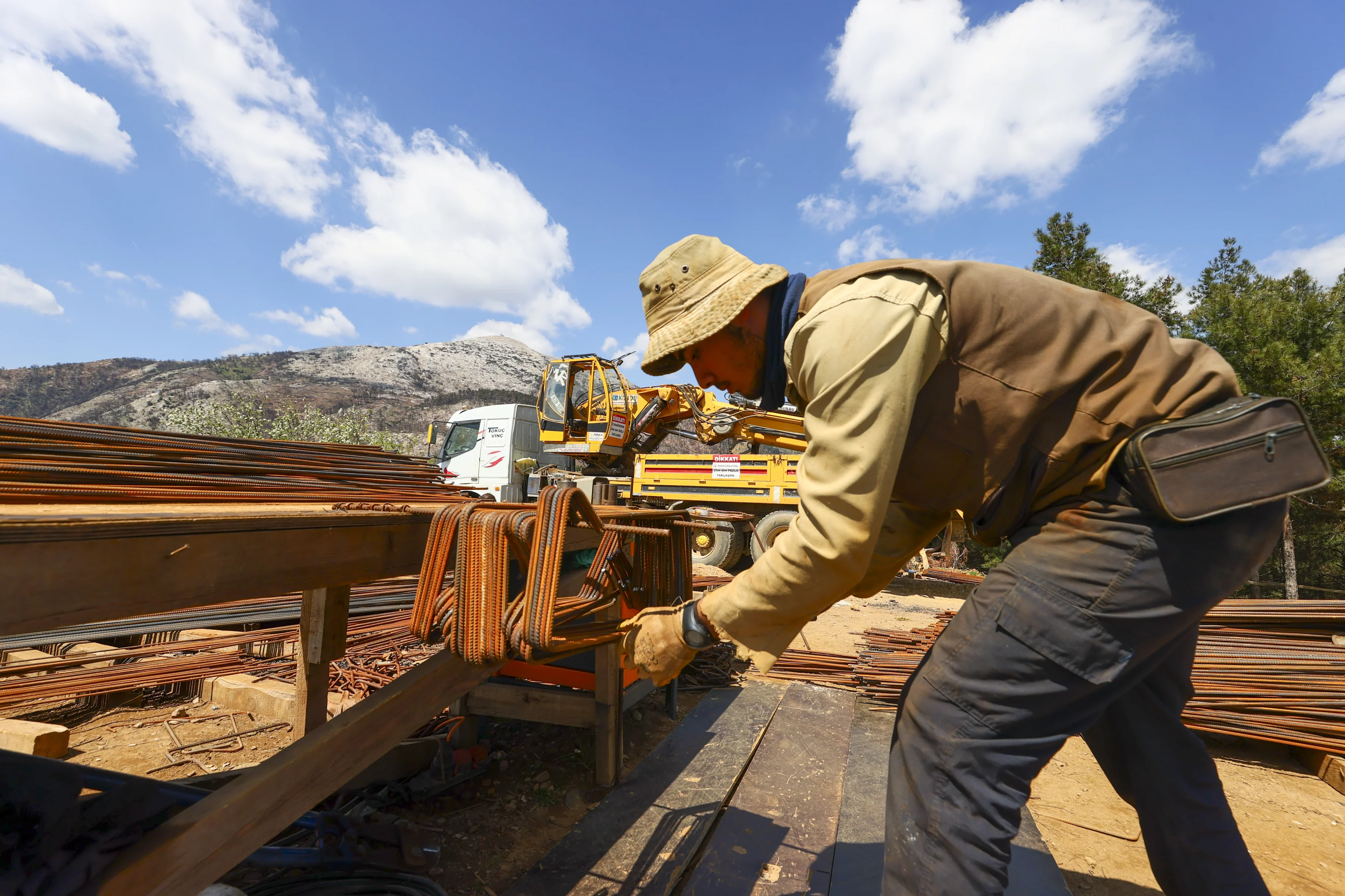 A A 20260414 41101059 41101058 I Z M I R D E O R M A N Y A N G I N I N D A Z A R A R G O R E N Y A P I L A R I N Y E N I L E R I Y I L D O N U M U N D E N O N C E T A M A M L A N A C A K