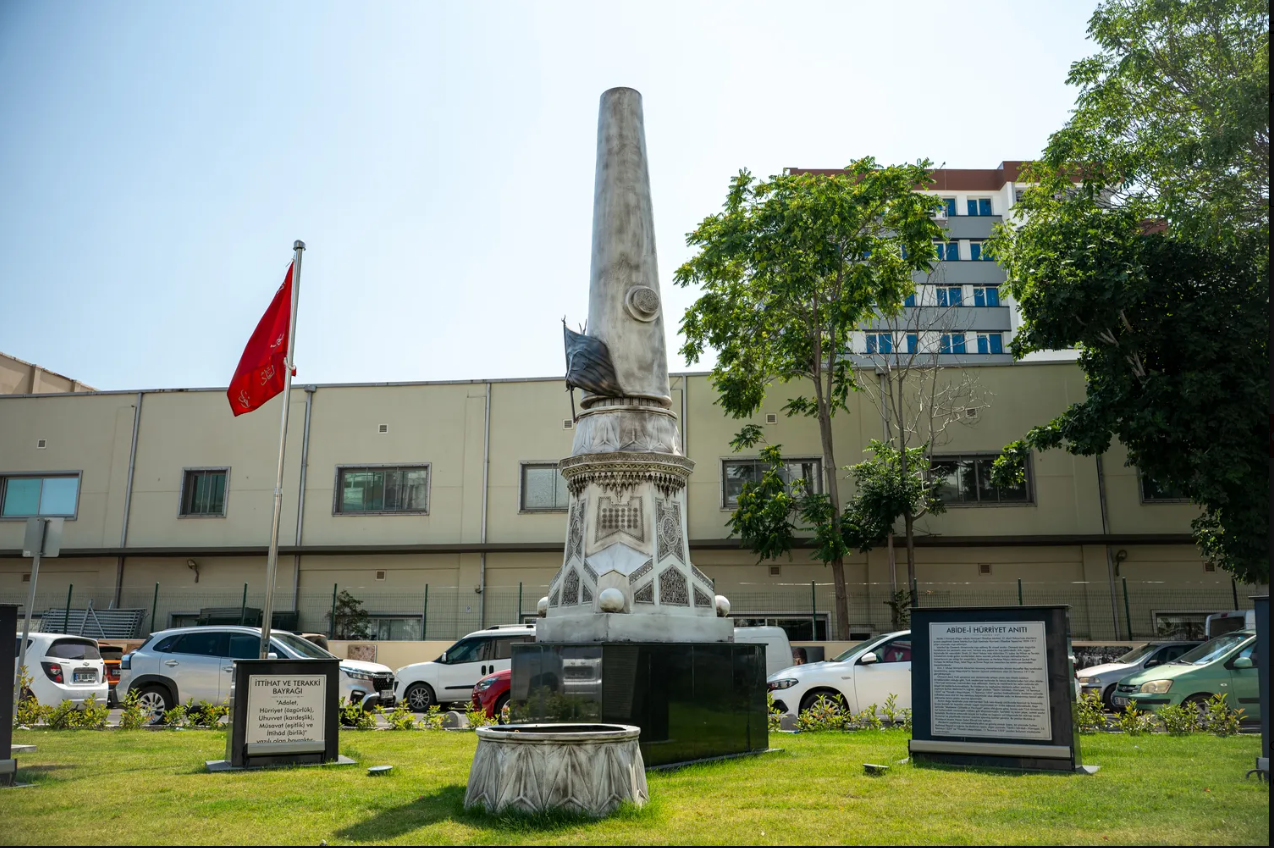 Abide I Hürriyet Meydanı 1