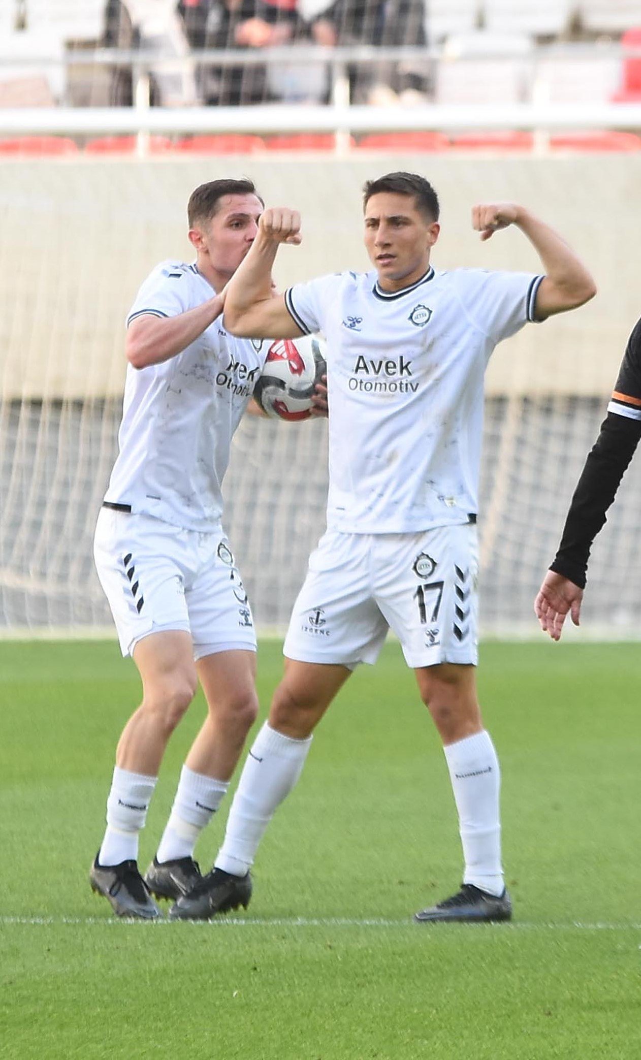 Altayda Gozler Unalin Sakatliginda 1280553 381016 (1)