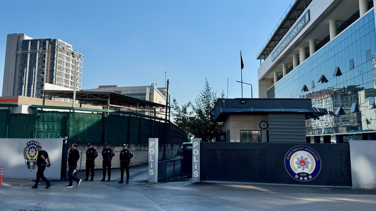 Bursa Adlyesi Aa 2406292