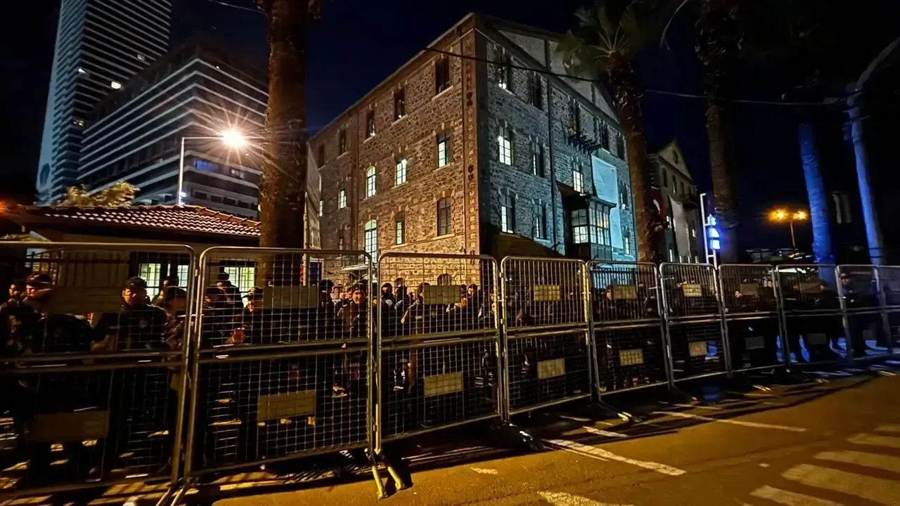 Cagatay Gucten Meslek Fabrikasi Tepkisi Izmir Halkinin Malina El Uzatamazsiniz 1