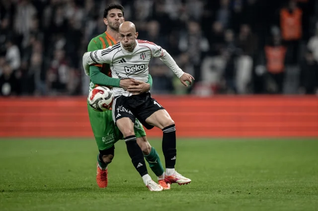 Dolmabahcede Surprize Yer Yok 19777494 8504 2 M