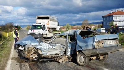 Feci Kazada Otomobil Ikiye Bolundu 1 Olu Kuxh