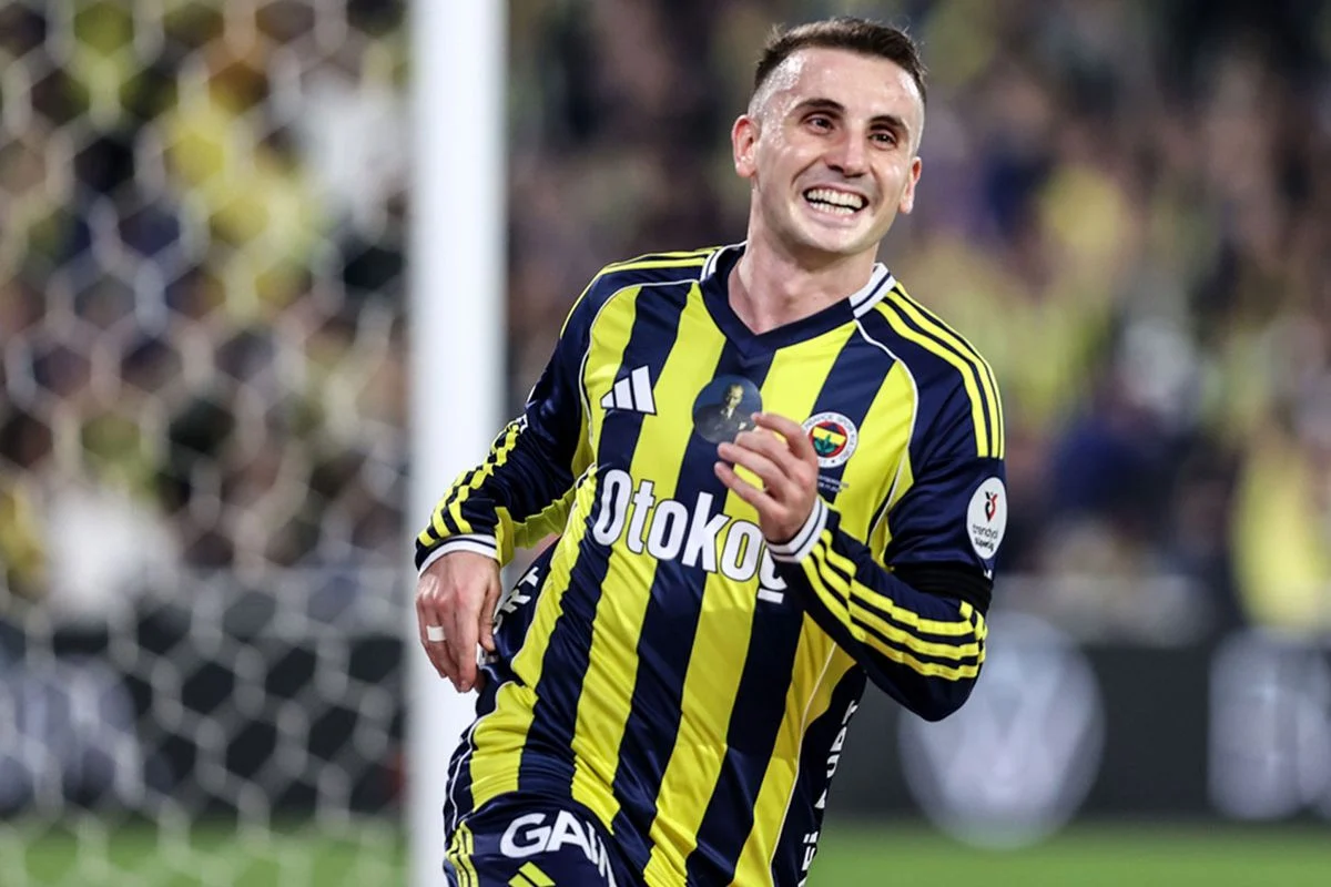 Fenerbahce Galatasarayin Kaybettigi Haftada 19719968 2293 Amp