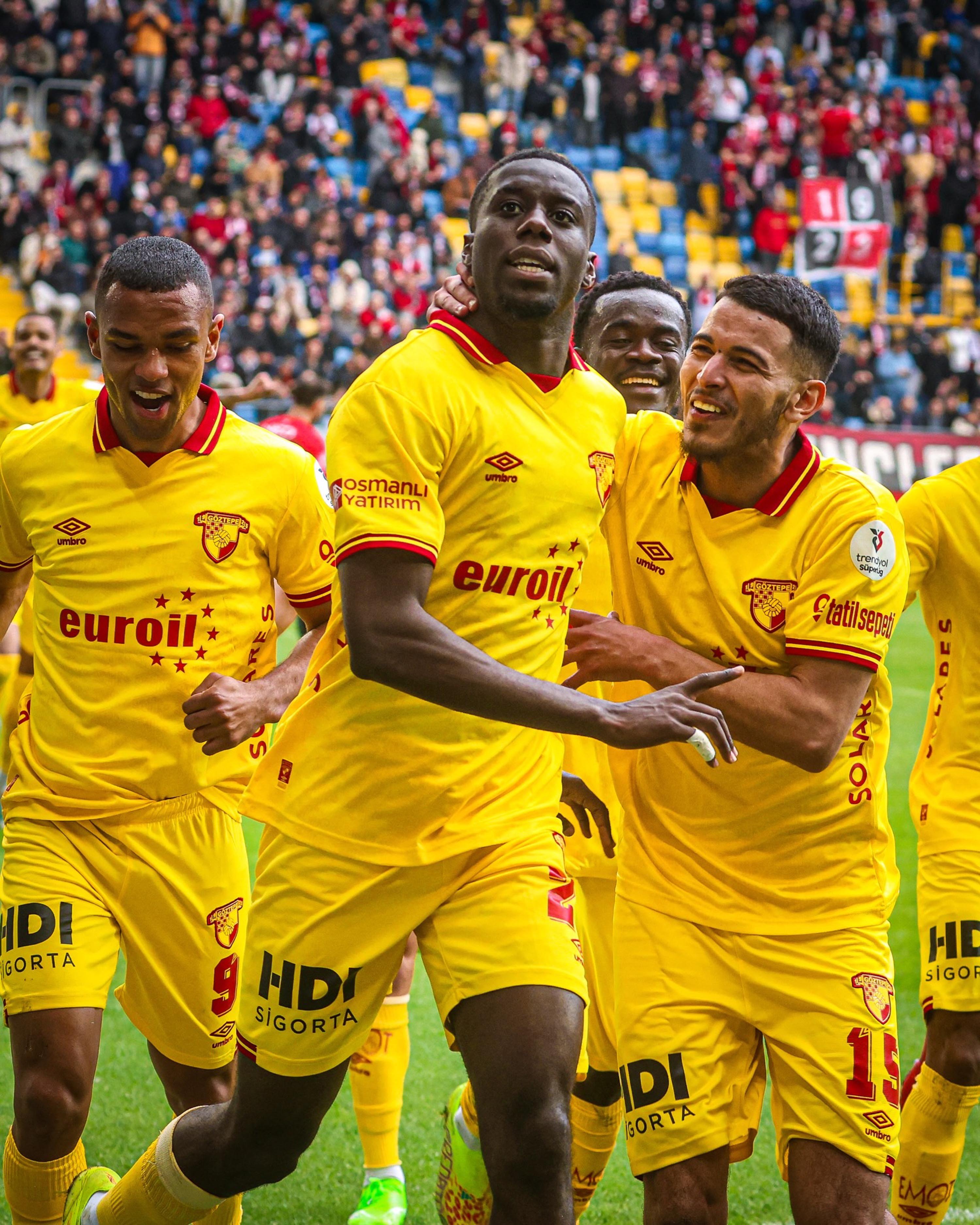 G O Z T E P E I L E G A L A T A S A R A Y K R I T I K M A C T A 1248596 371455