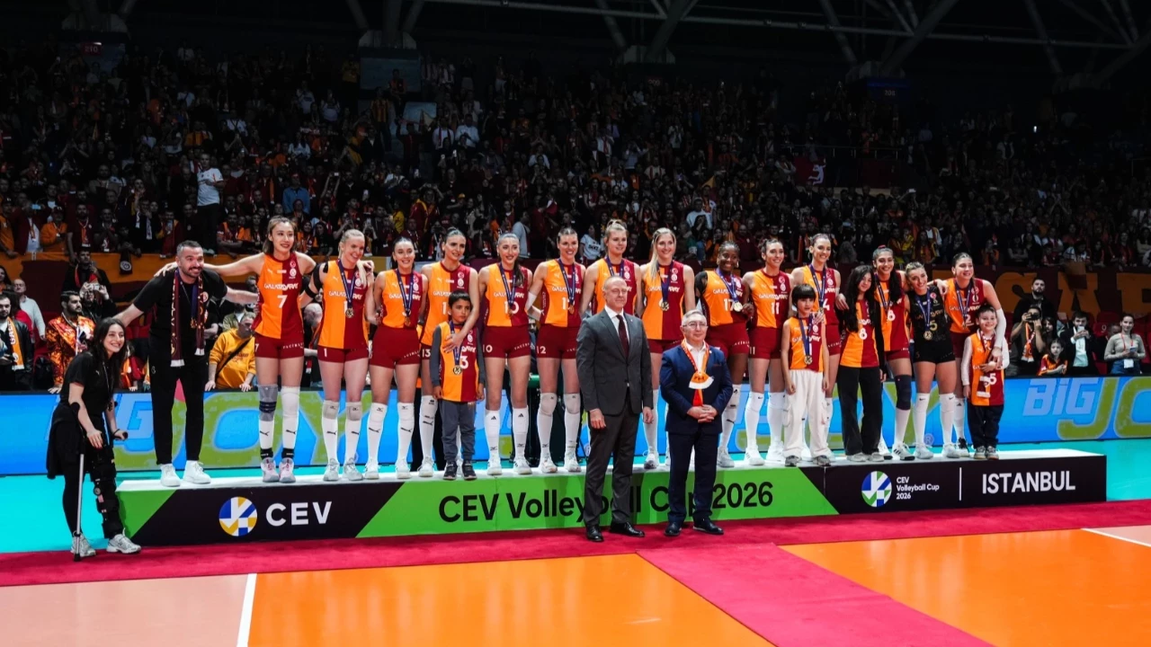 Galatasaray Daikin Cev Kupasinda Sampiyon Oldu 2T4J