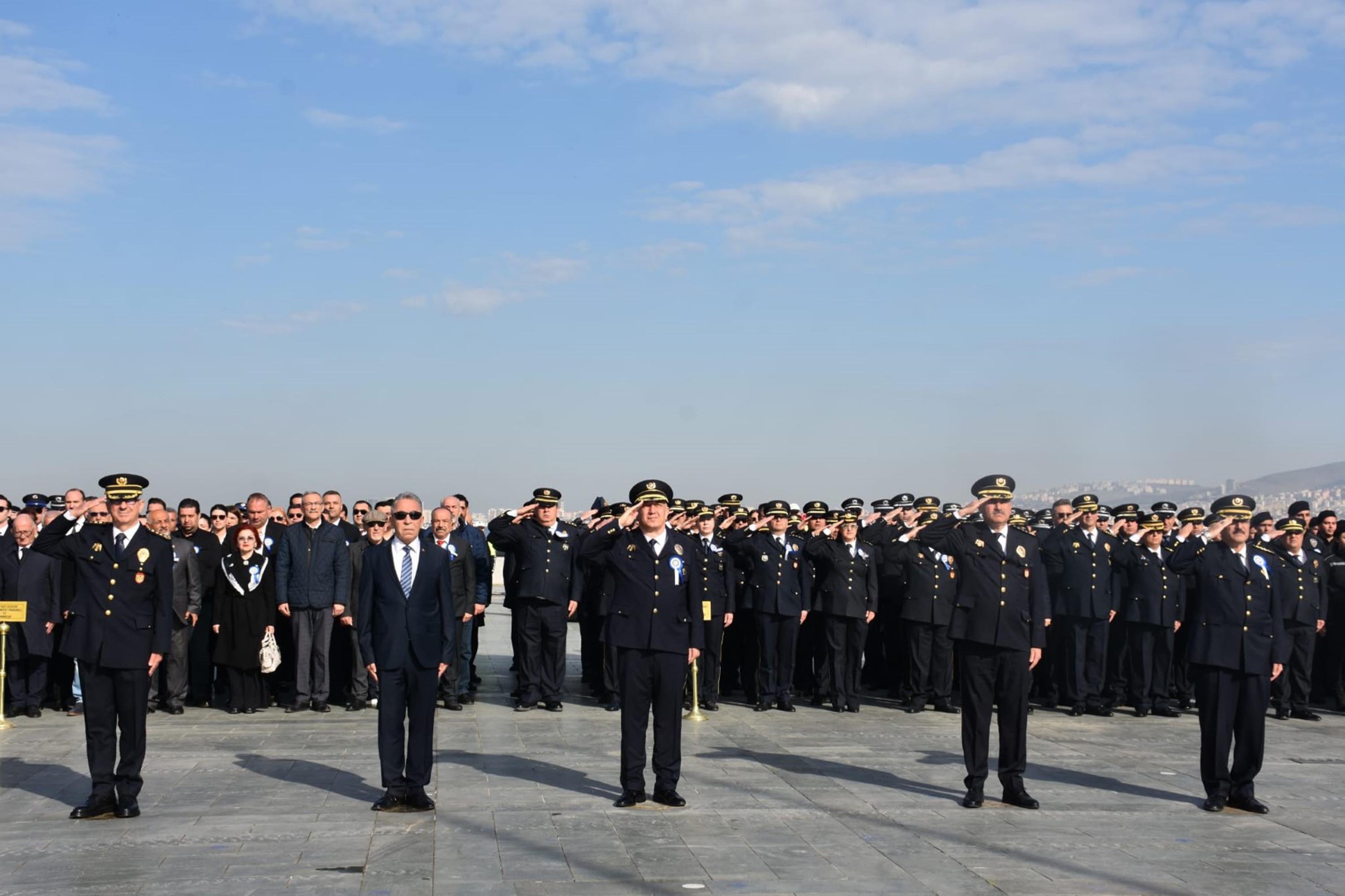 I Z M I R D E T U R K P O L I S T E S K I L A T I N I N 181 I N 1253720 373114