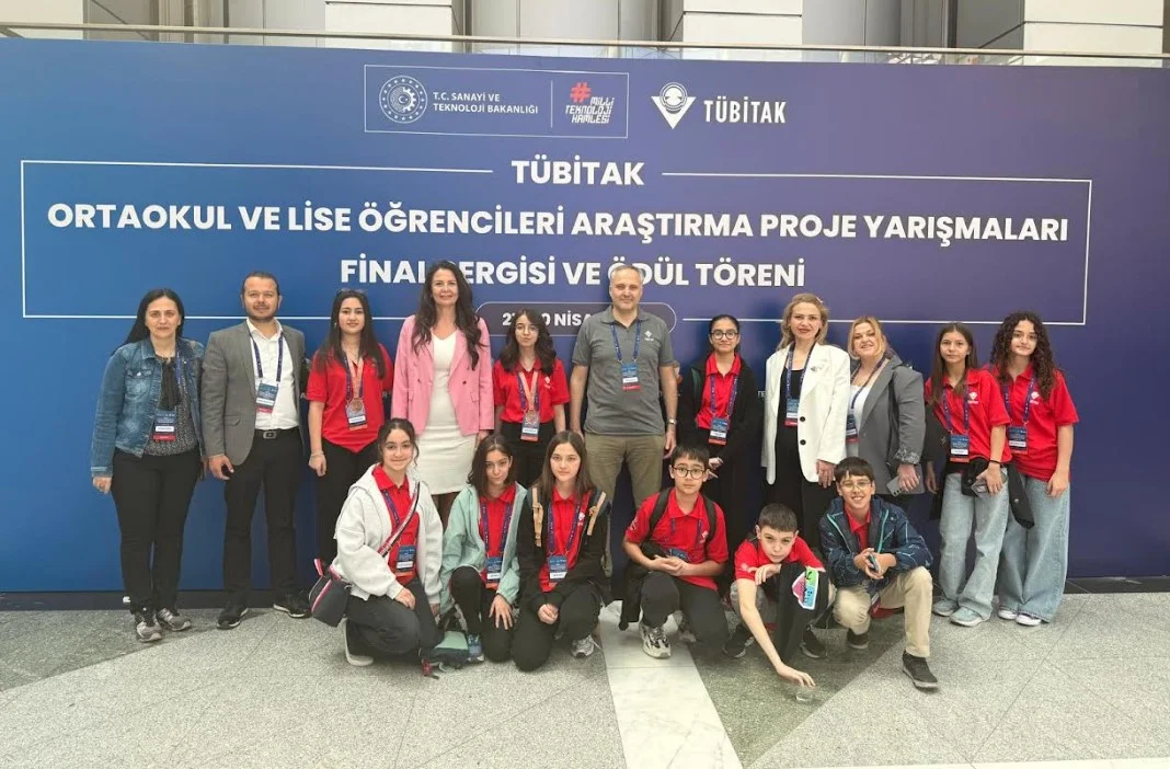 Izmirli Genc Bilim Insanlarindan Turkiye Finallerinde Buyuk Basari 2