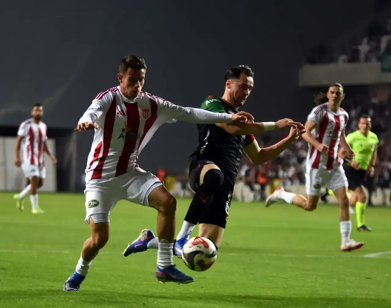 Karsiyaka Sk Ayvalik A Elendi Kaf Kaf A Evlat Darbesi 5