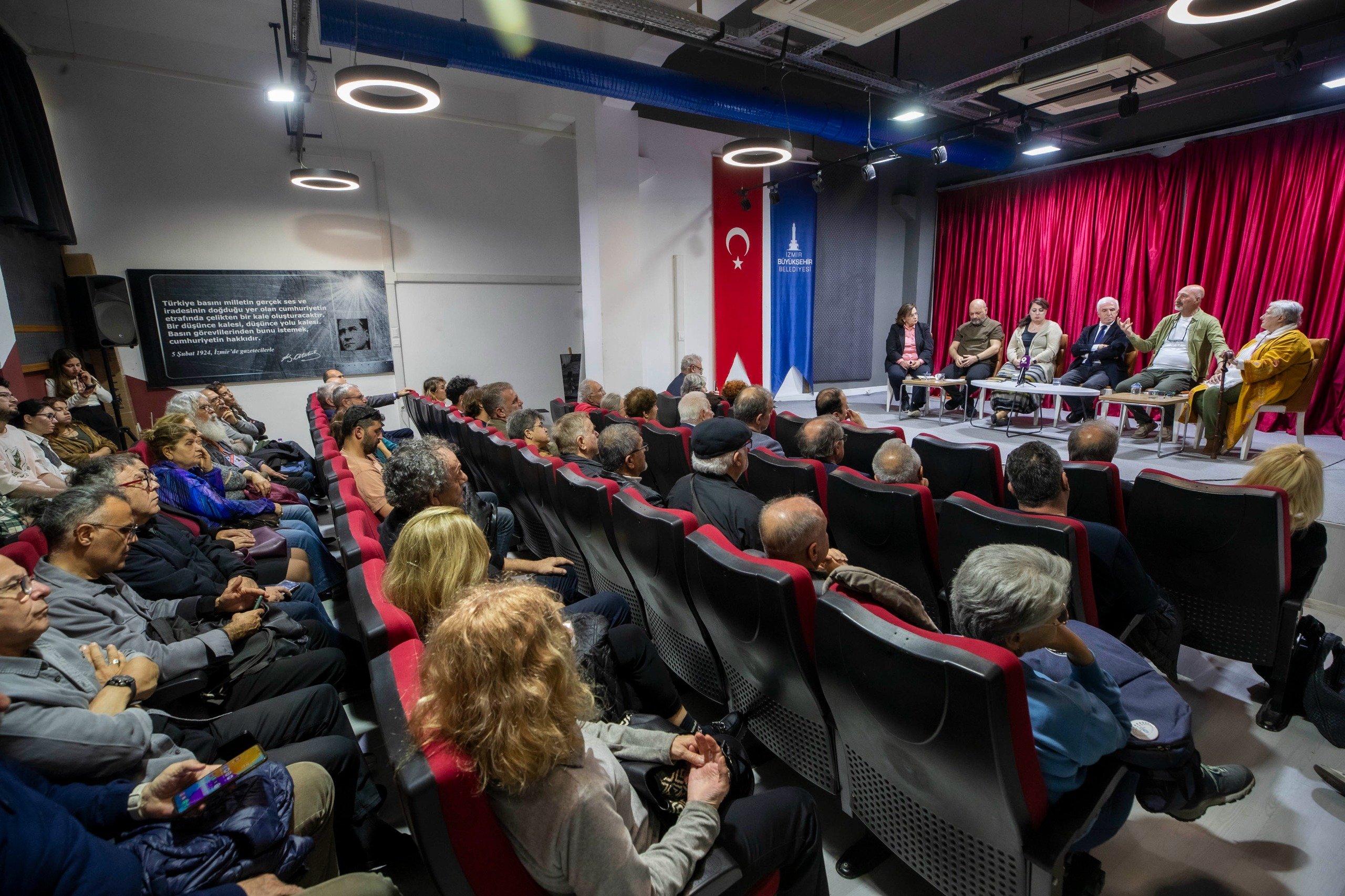 ‘Öldürülen Gazeteci̇ler Ve Öldürülmek İstenen Gazeteci̇li̇k’ Söyleşi̇si̇ne Yoğun İlgi̇ (4)