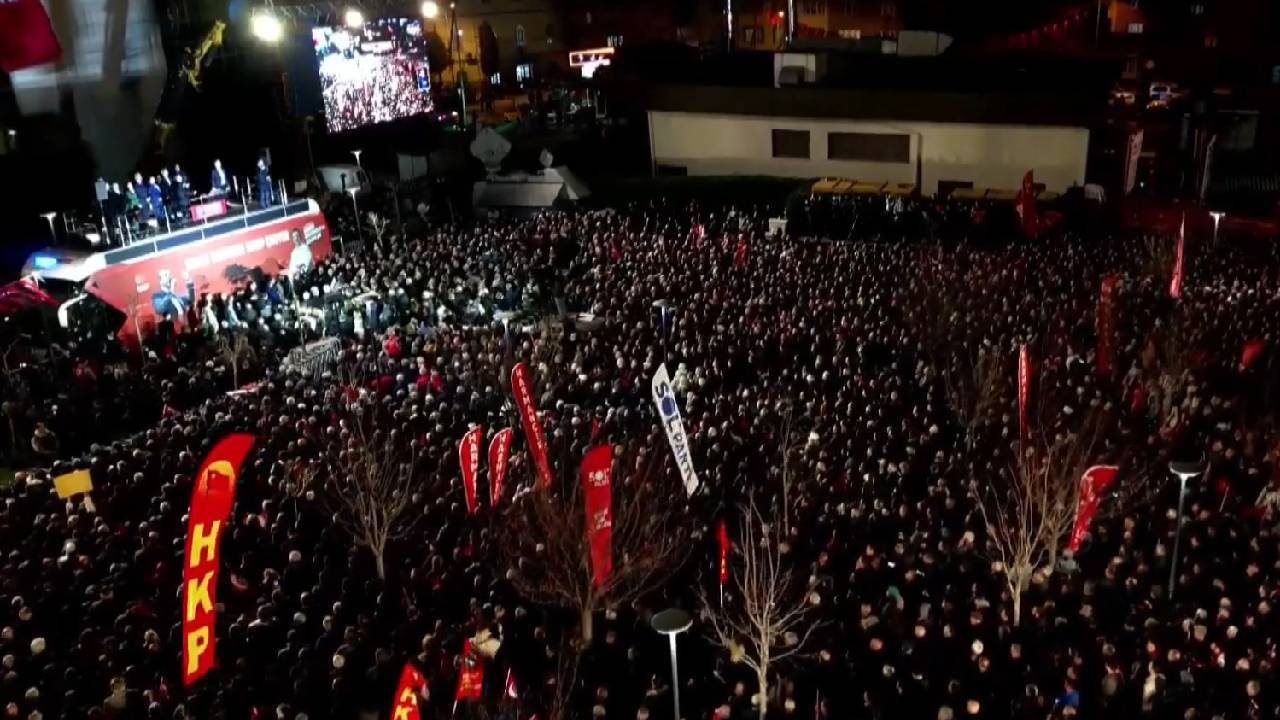 Ozgur Ozel Bozbey Aydin Daki Topuklayan Efe Gibi Gidip De Akp Ye Siginmadigi Icin Gozaltinda