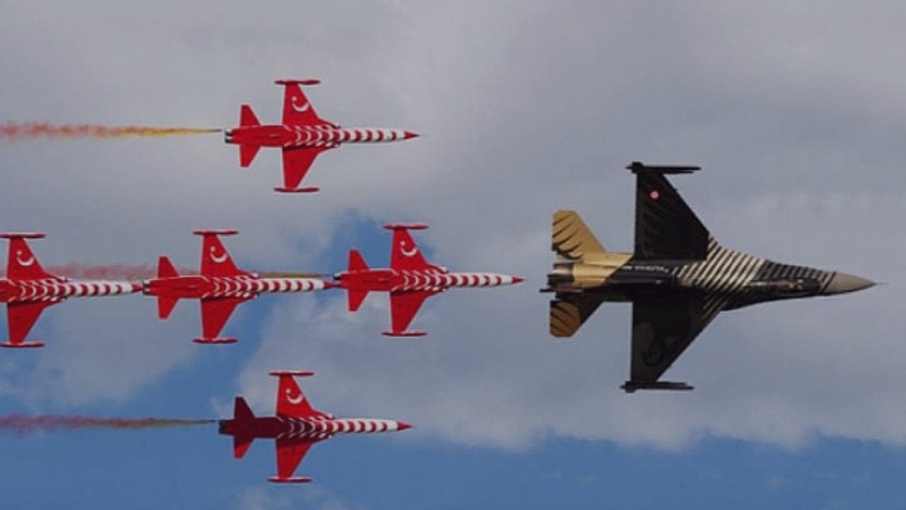 Solotürk Ve Türk Yılıdzları