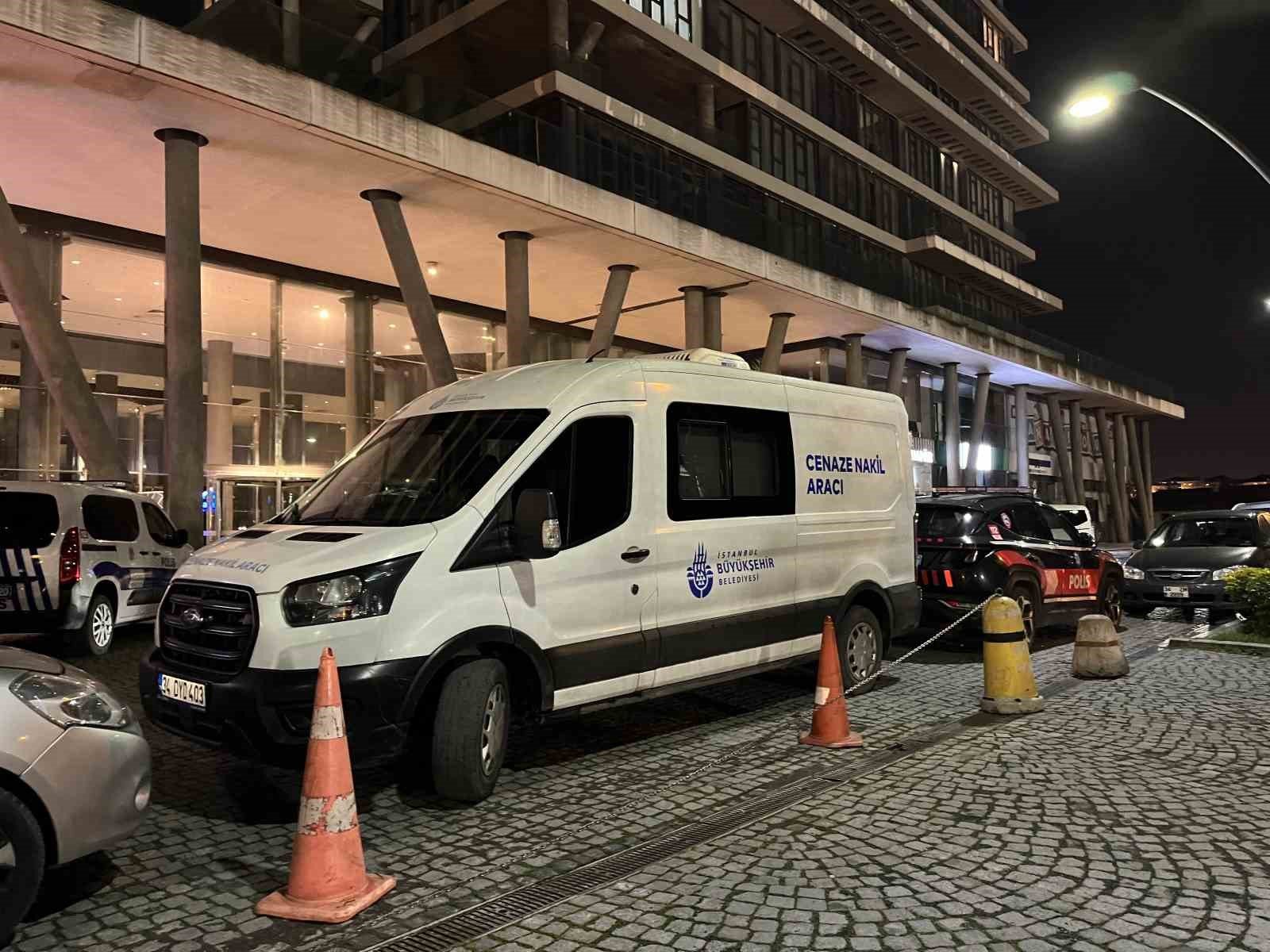 Zeytinburnunda Eski Koca Dehseti Kizini Oldurdu Eski Esini Agir Yaraladi 20260409 A W680343