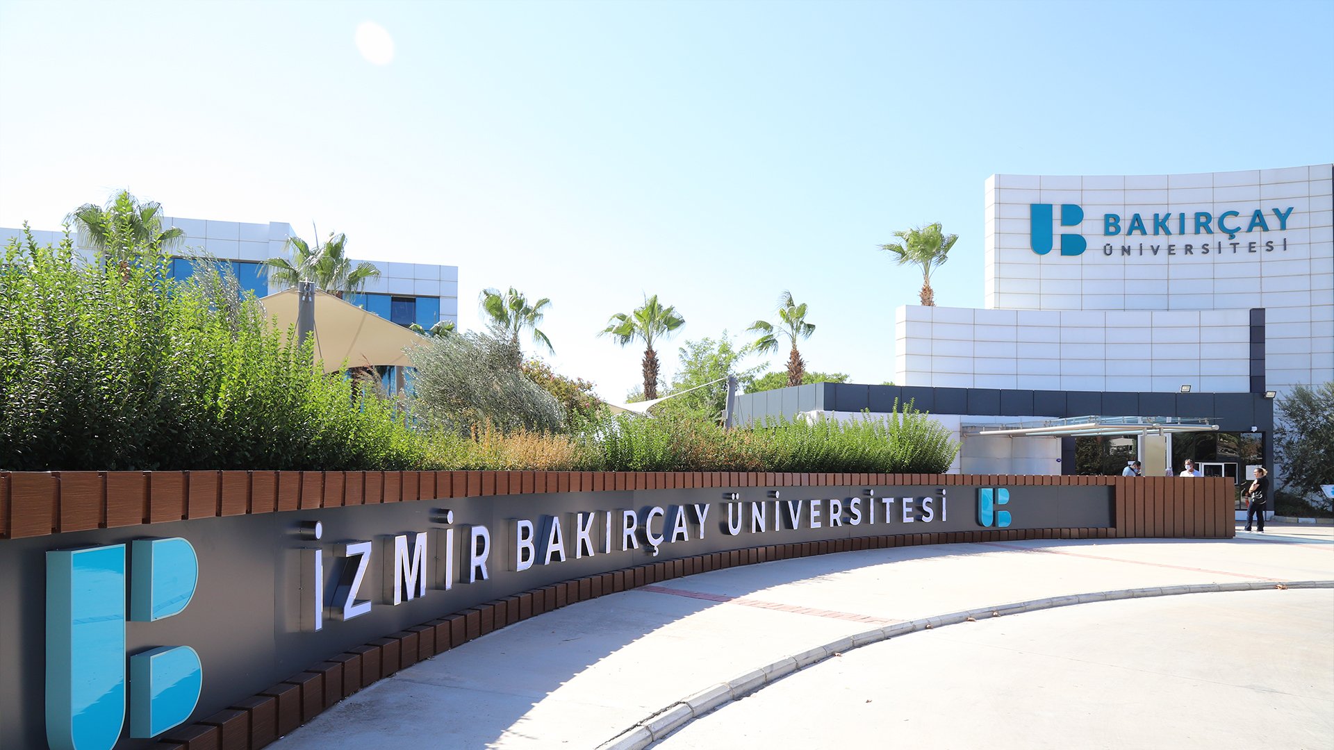 İzmir Bakırçay Üniversitesi.jpg