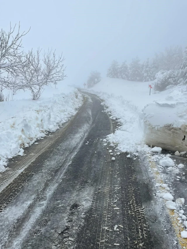 Izmirde Mayista Kar Manzarasi 19802375 6376 1 M