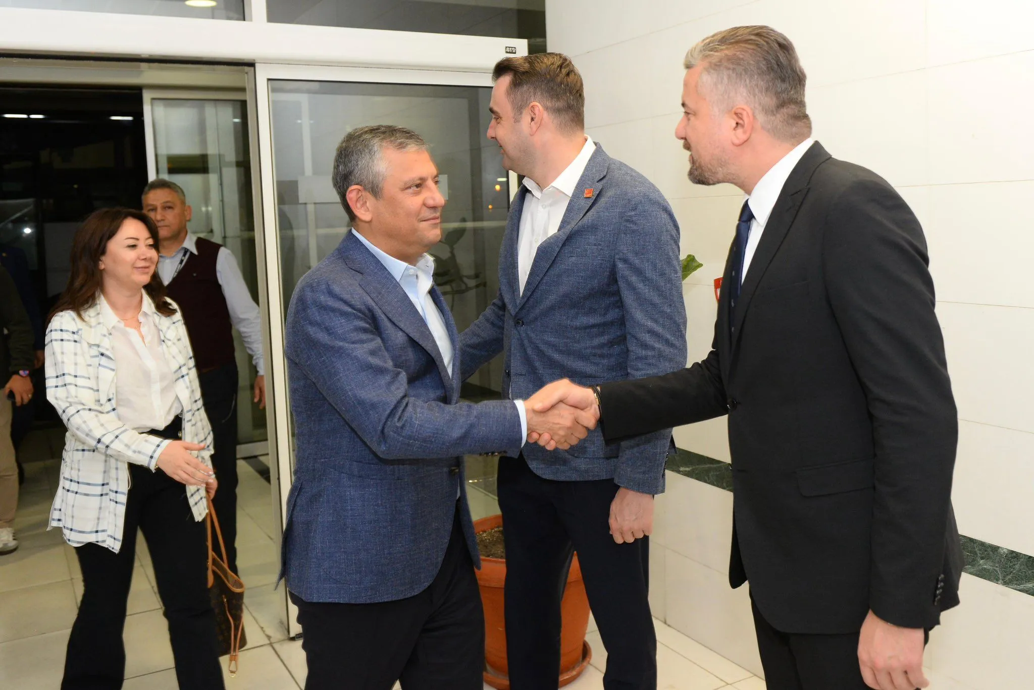 Ozel Izmirde 2