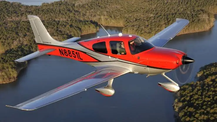 Cirrus Sr22 Kırmızı