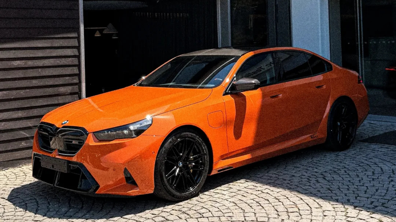 Toprak Razgatlıoğlu'na Özel Tasarım Bmw M5 Turuncu