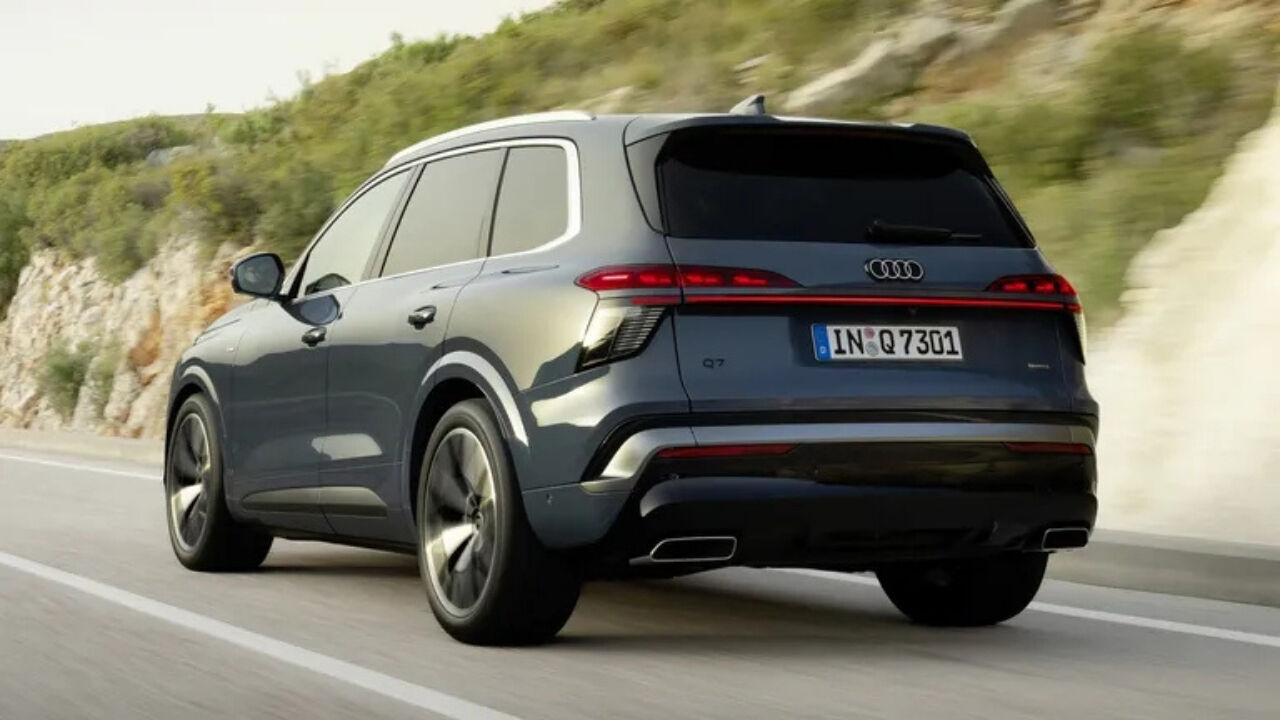 Yeni 2027 Model Audi̇ Q7 Arkadan Görünüşü
